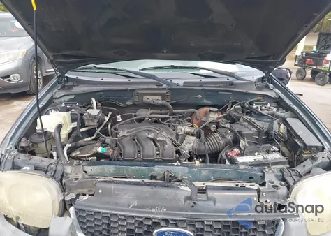 2002 Ford Escape Xlt from USA, damaged, VIN 1FMYU03162KB54534